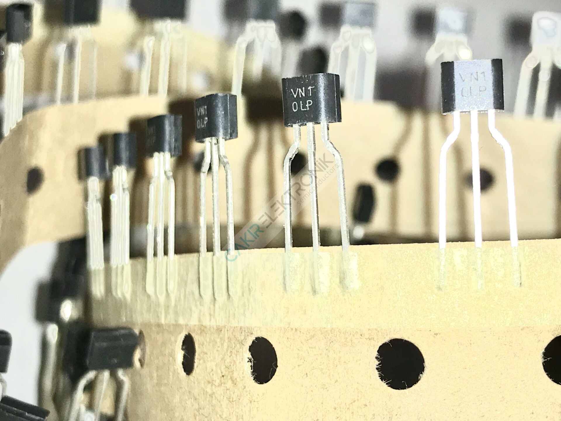 VN10LPSTZ - VN10LP -VN10 - N-Channel 60 V 270mA (Ta) 625mW (Ta) Through Hole TO-92