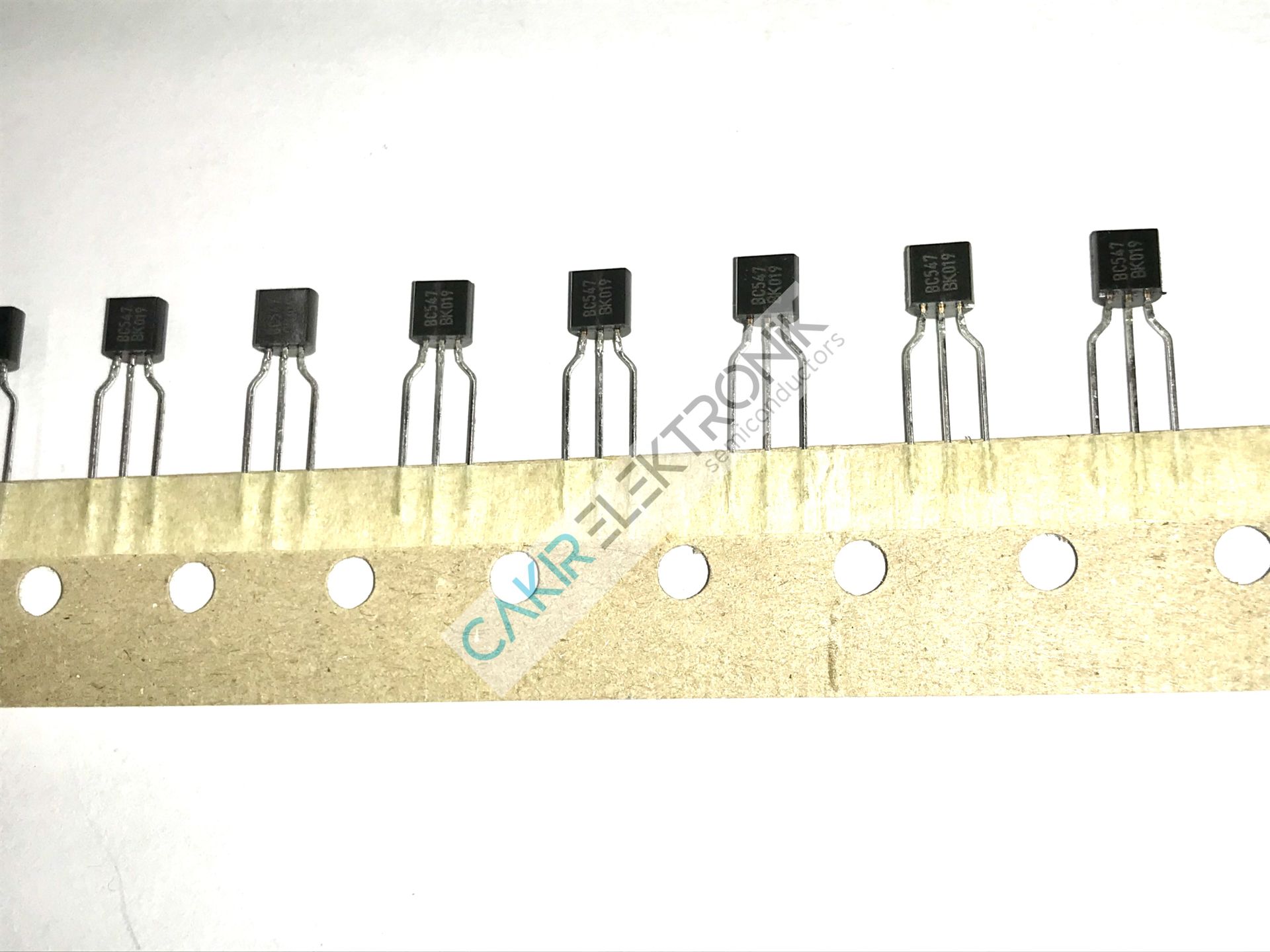 BC547 - BC547B TO-92 100mA 45V 0.5W NPN TRANSISTOR