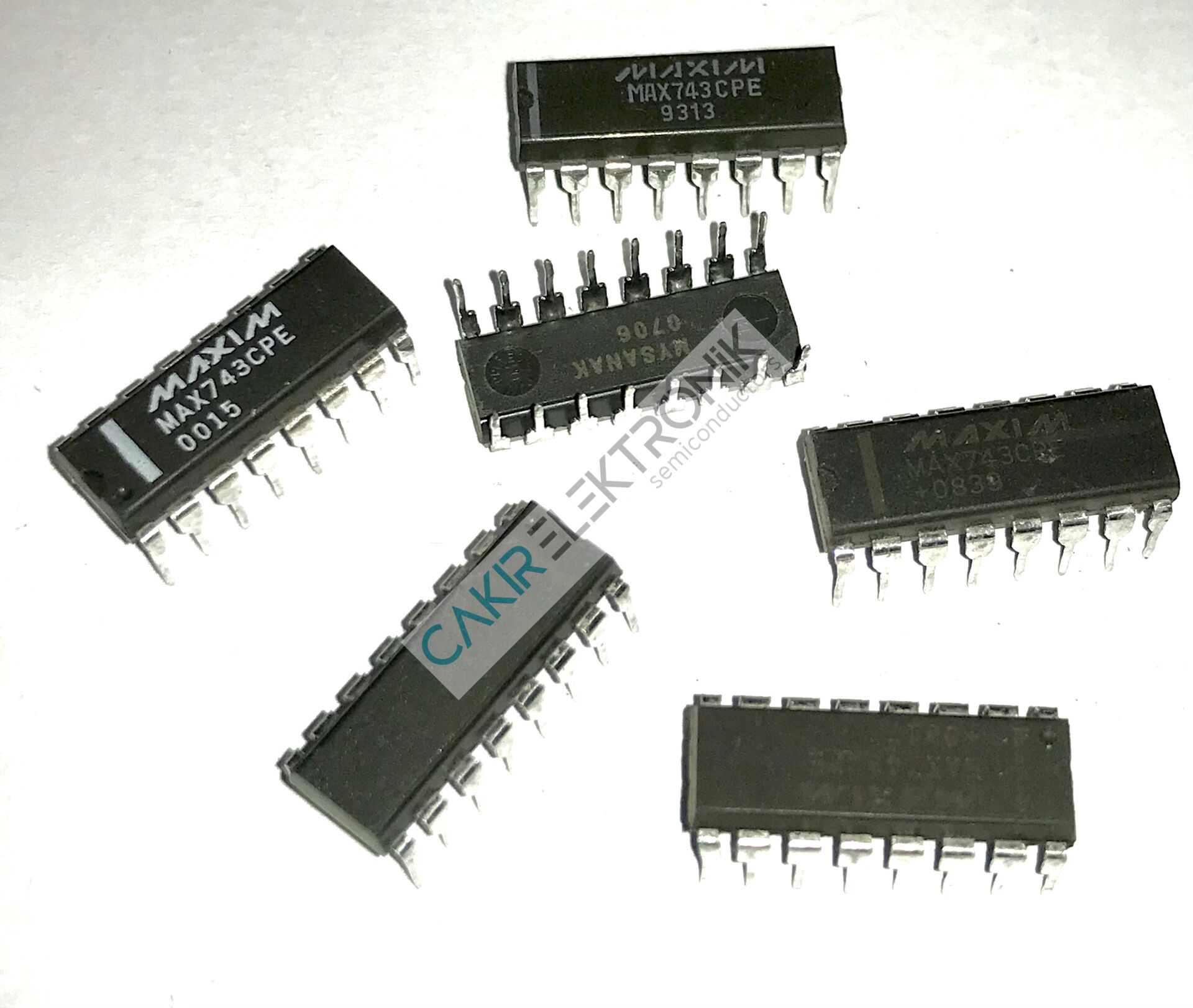 MAX743CPE , MAX743 PDIP8 Dual-Output, Switch-Mode Regulator IC-MAXIM-U-3