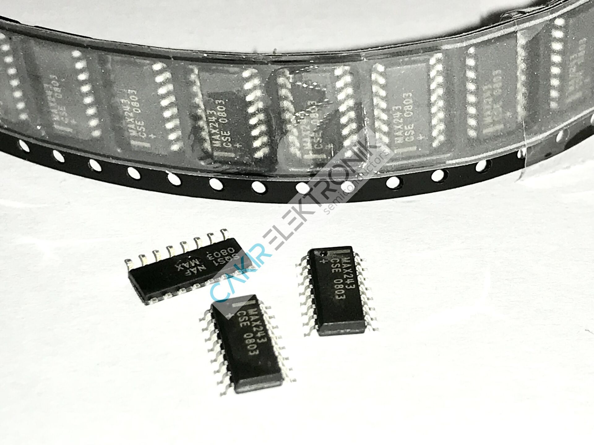 MAX243CSE - MAX243 - 243CSE - SOIC-16 INTERFACE IC