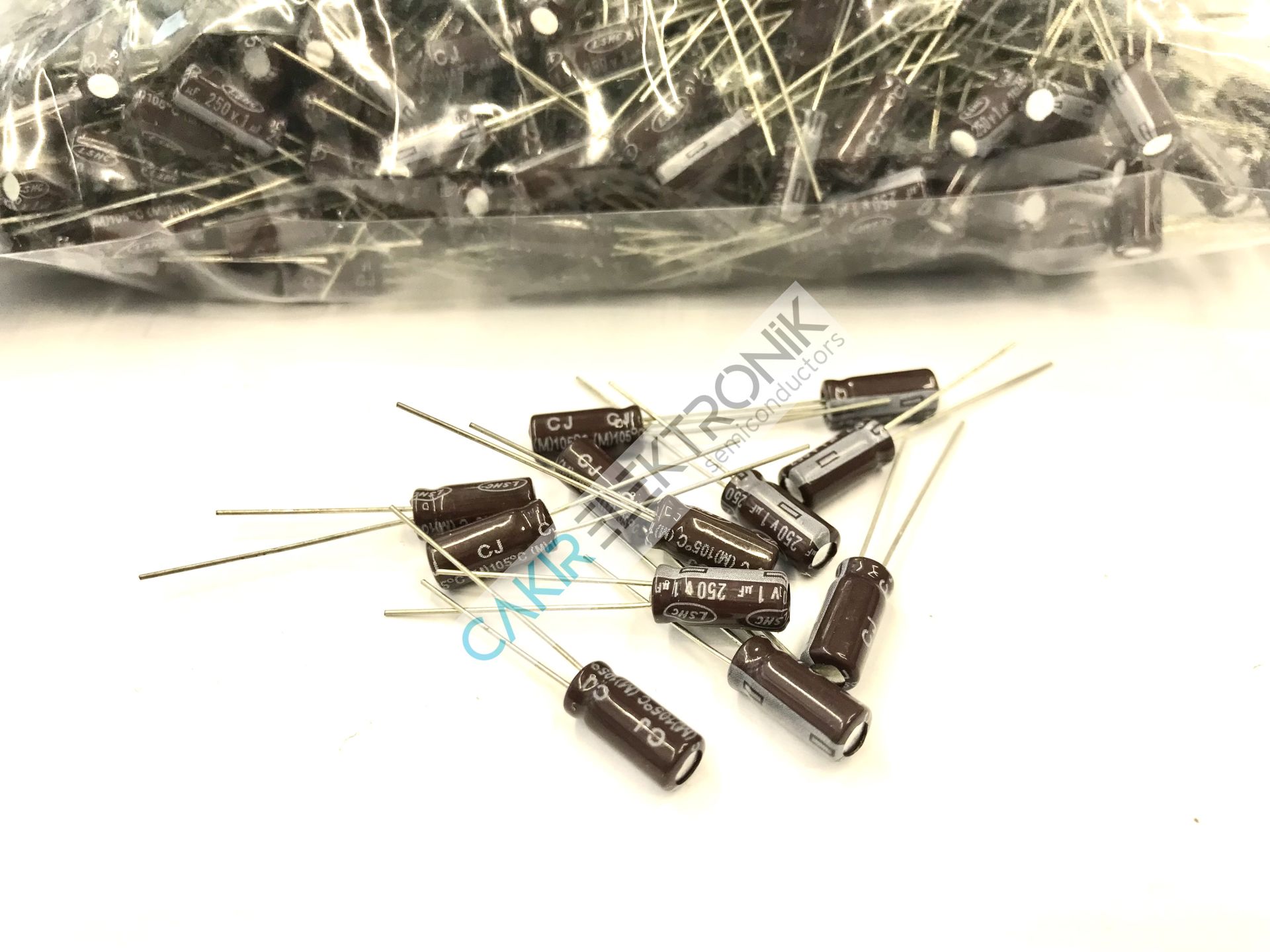 1MF 250V. 1UF 250V. 5X11MM. KONDANSATÖR 10 ADETTİR