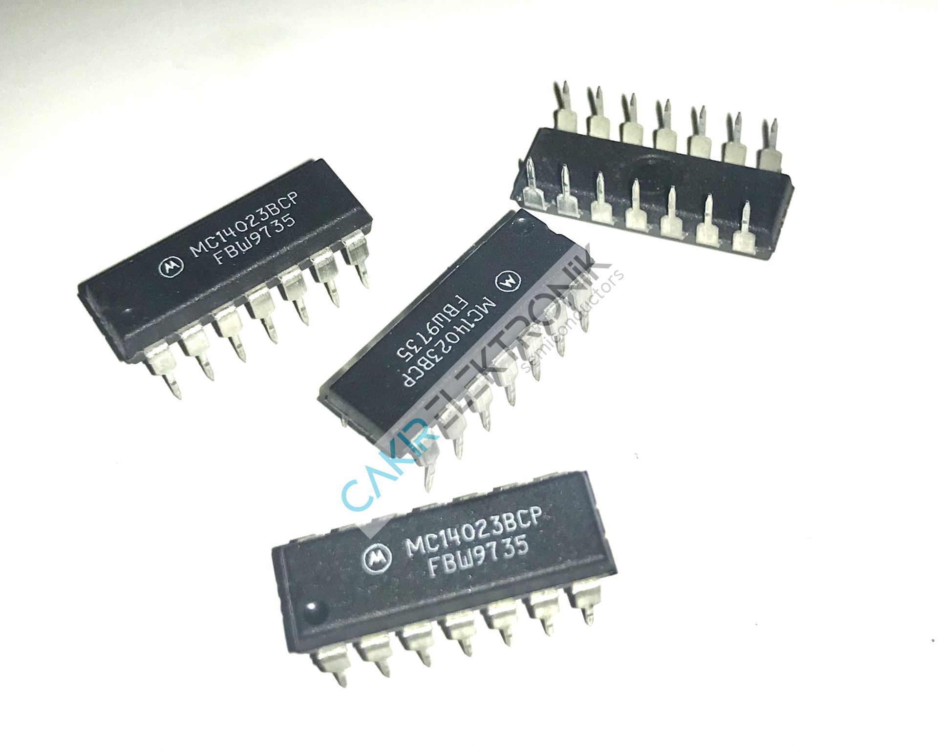 MC14023BCP , 4023BCP , 4023 MOTOROLA , NAND Gate IC 3 Channel 14-DIP