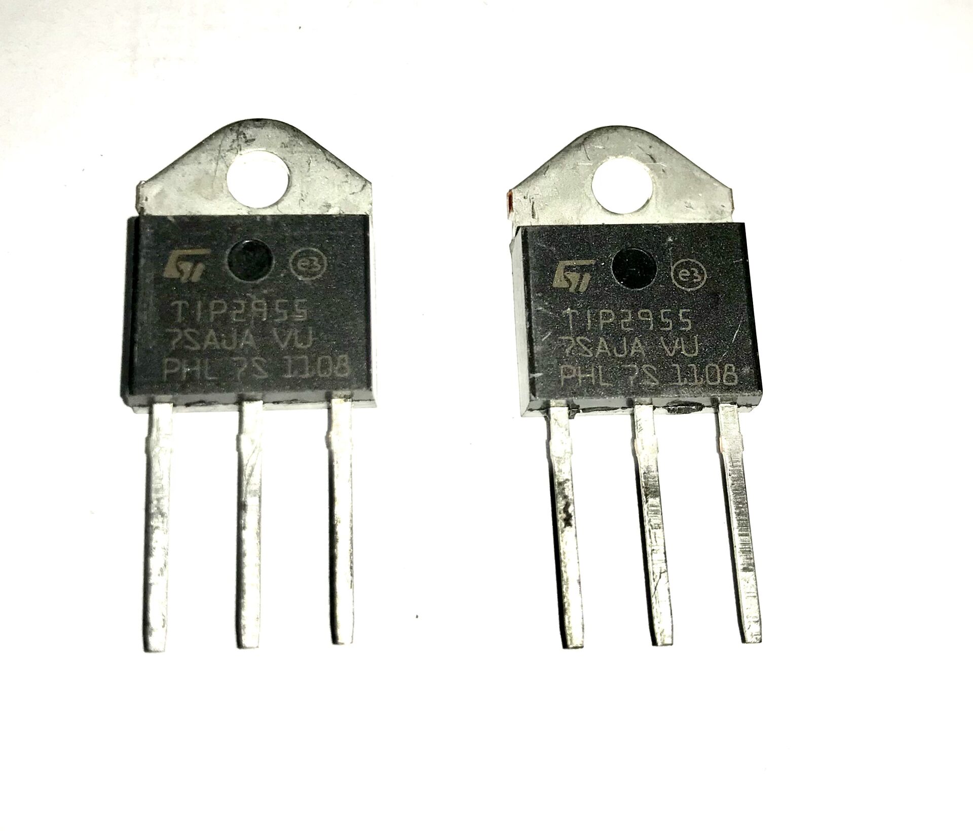 TIP2955 - TO218 - PNP 15A. 100V. SILICON POWER TRANSISTORS