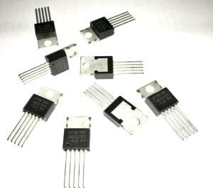 LM2575T-5.0 - VOLTAJ REGÜLATÖR 1A.  LM2575T