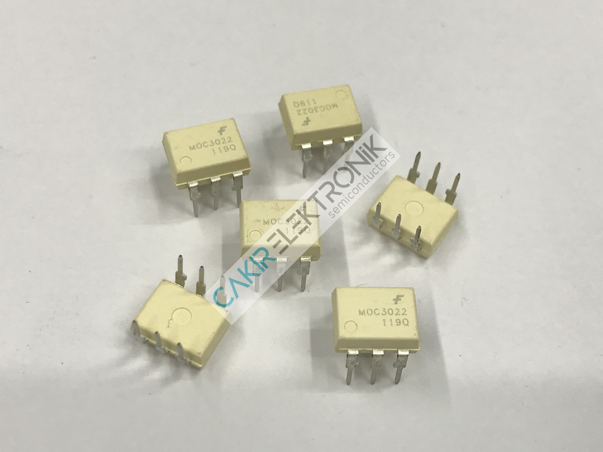 MOC3022 - 3022 - PHASE OPTOISOLATORS TRIAC DRIVER OUTPUT (250/400 VOLT PEAK)