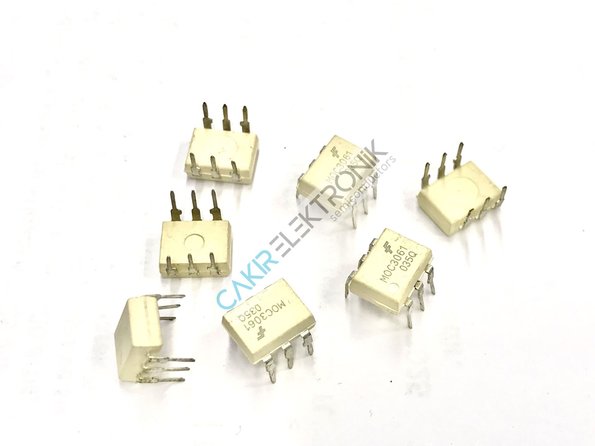 MOC3061 - PHOTOTRIAC DRIVER OPTOCOUPLER - 600V.